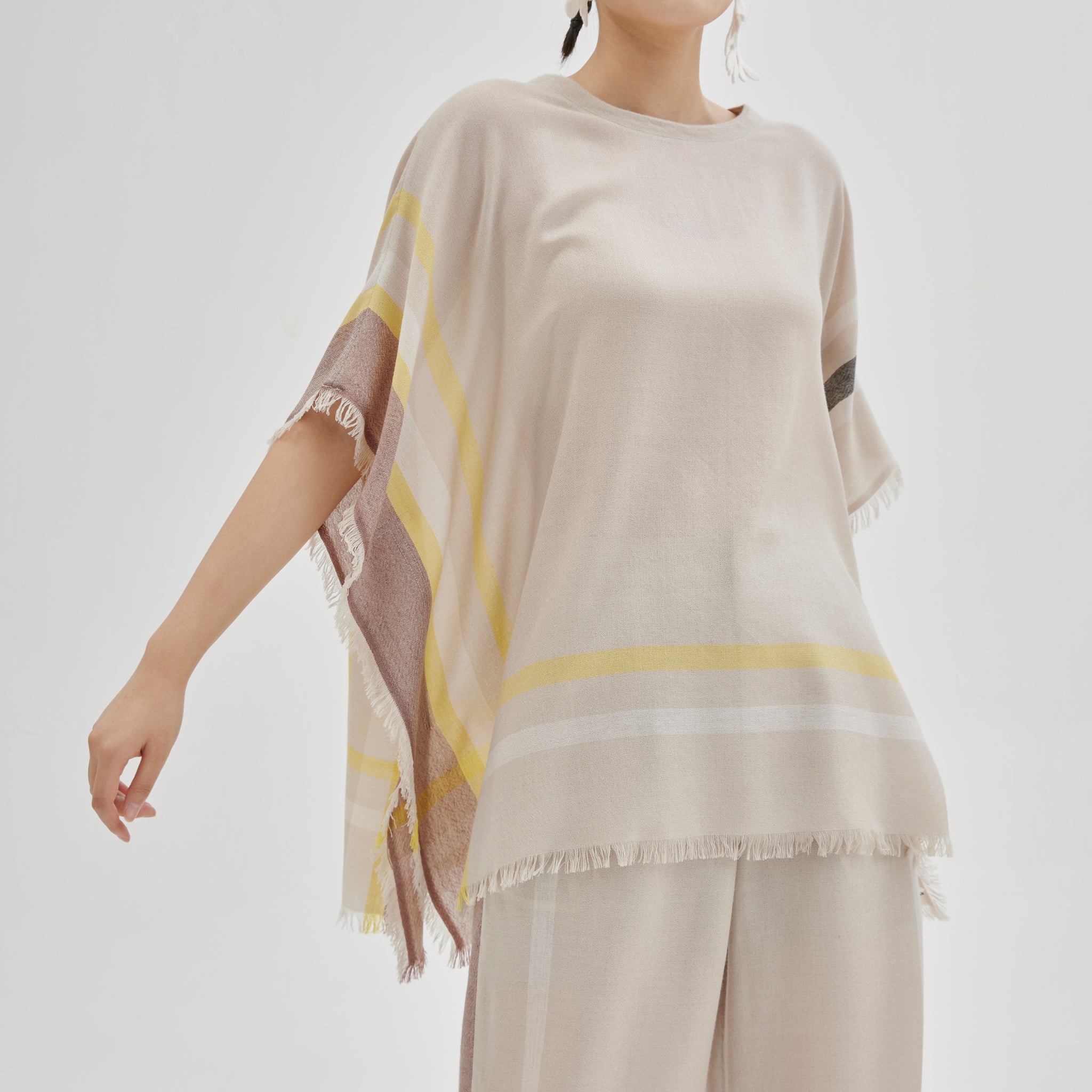 Women's super fine cashmere cape-style crewneck top
